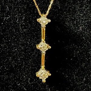 10k gold genuine diamond necklace never worn.